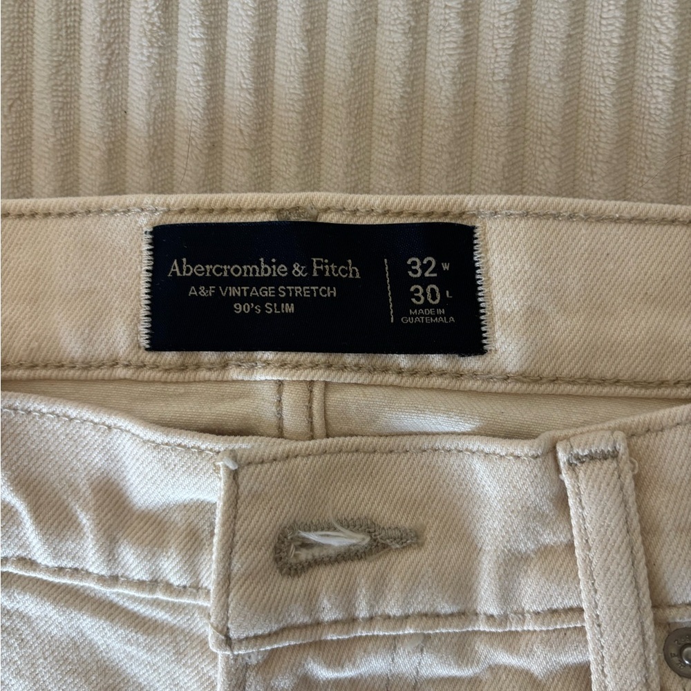 Abercrombie & Fitch Cream 90s slim Jeans
